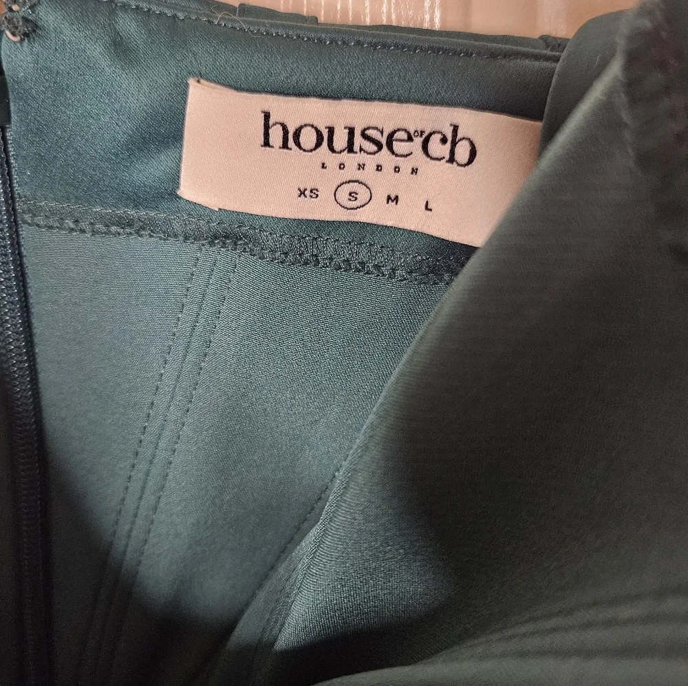 House Of CB Loretta Emerald Green Satin Off Shoulder Dress - Picture 10 of 10